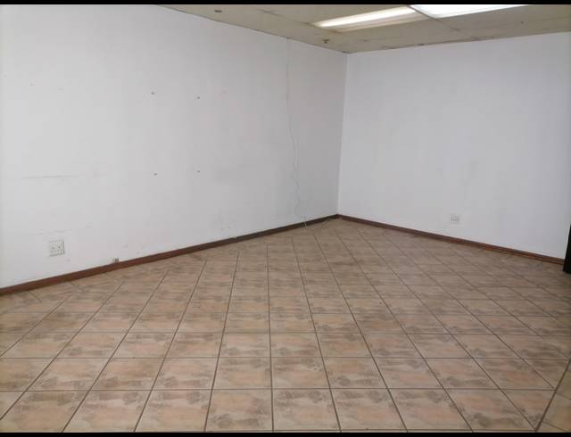 952M² WAREHOUSE TO LET IN HENNOPSPARK